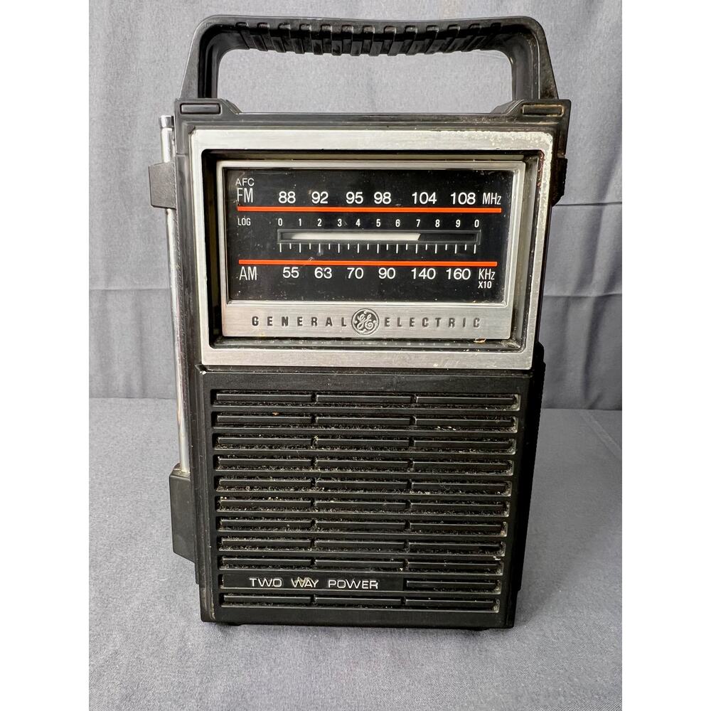 Vtg GE Two Way Power Portable  AM/FM 7-200B Works!